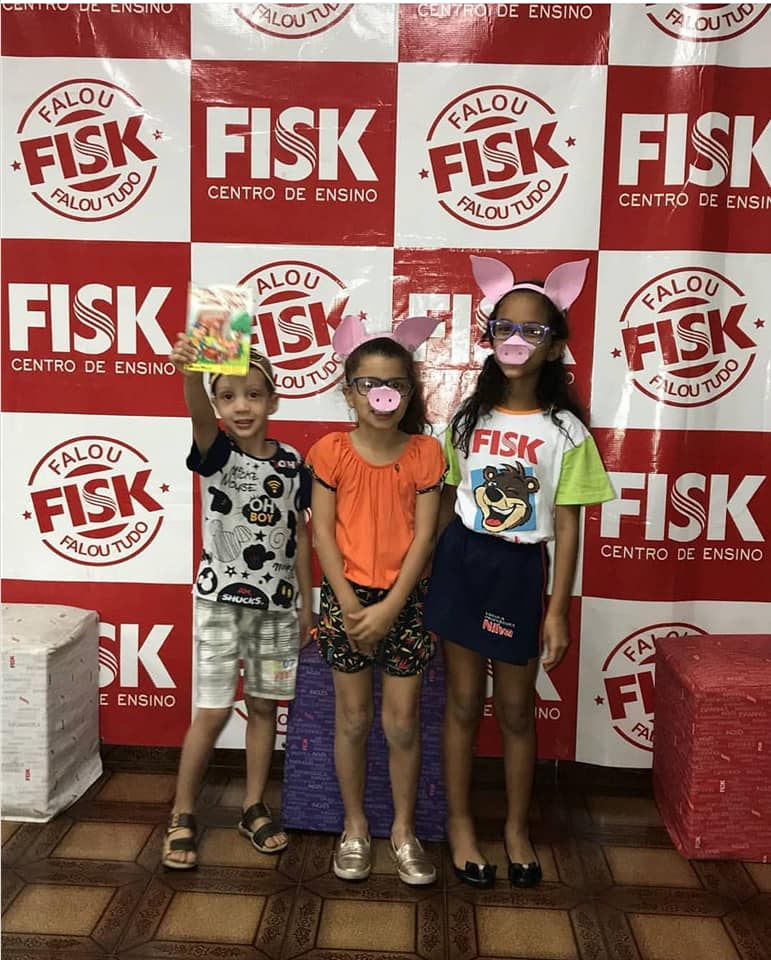 Fisk Goiânia/Go - Story Day "Three Little Pigs"